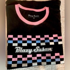 T SHIRT. EXCLUSIVE BLAZY SUSAN BRAND. POPULAR CANNABIS RELATED COMPANY. Size M